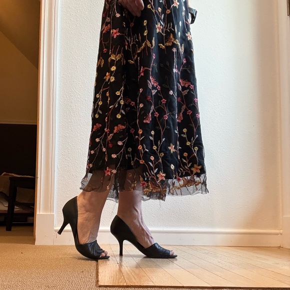 EMBROIDERED Tea-Length Cocktail / Prom Dress - Picture 9 of 17